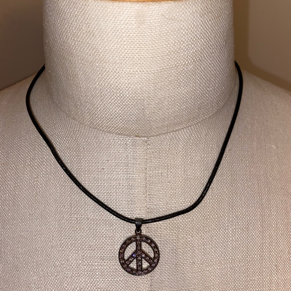 Peace Sign Necklace— Never Worn